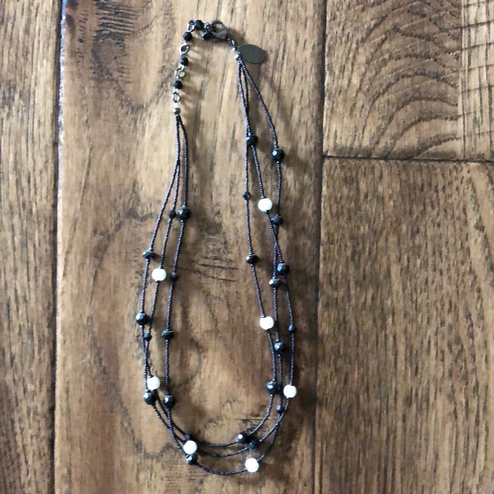 WHBM Black and Pearl Necklace EXC COND